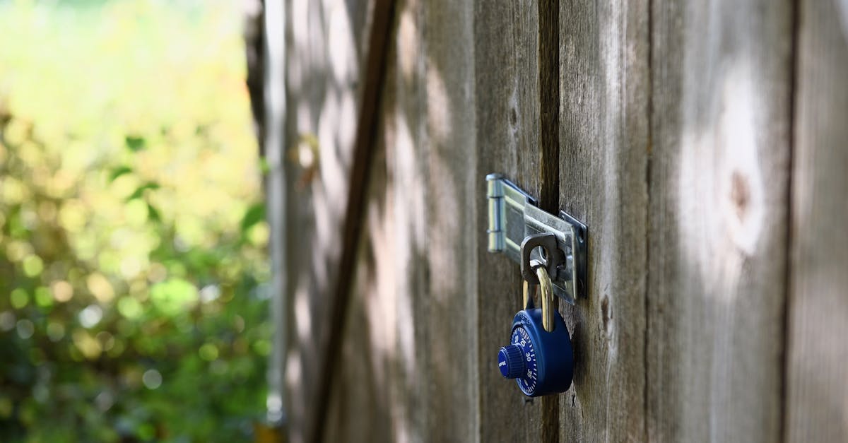 Wood privacy fence cost per linear foot + 200 ft budget (2026) | CalculaSite